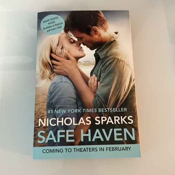 Nicholas Sparks Romance Novels - Picture 2 of 10